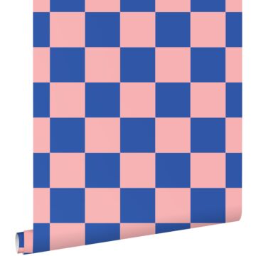 behang geblokt motief roze en koningsblauw