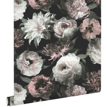 behang bloemen zwart, wit en zacht roze